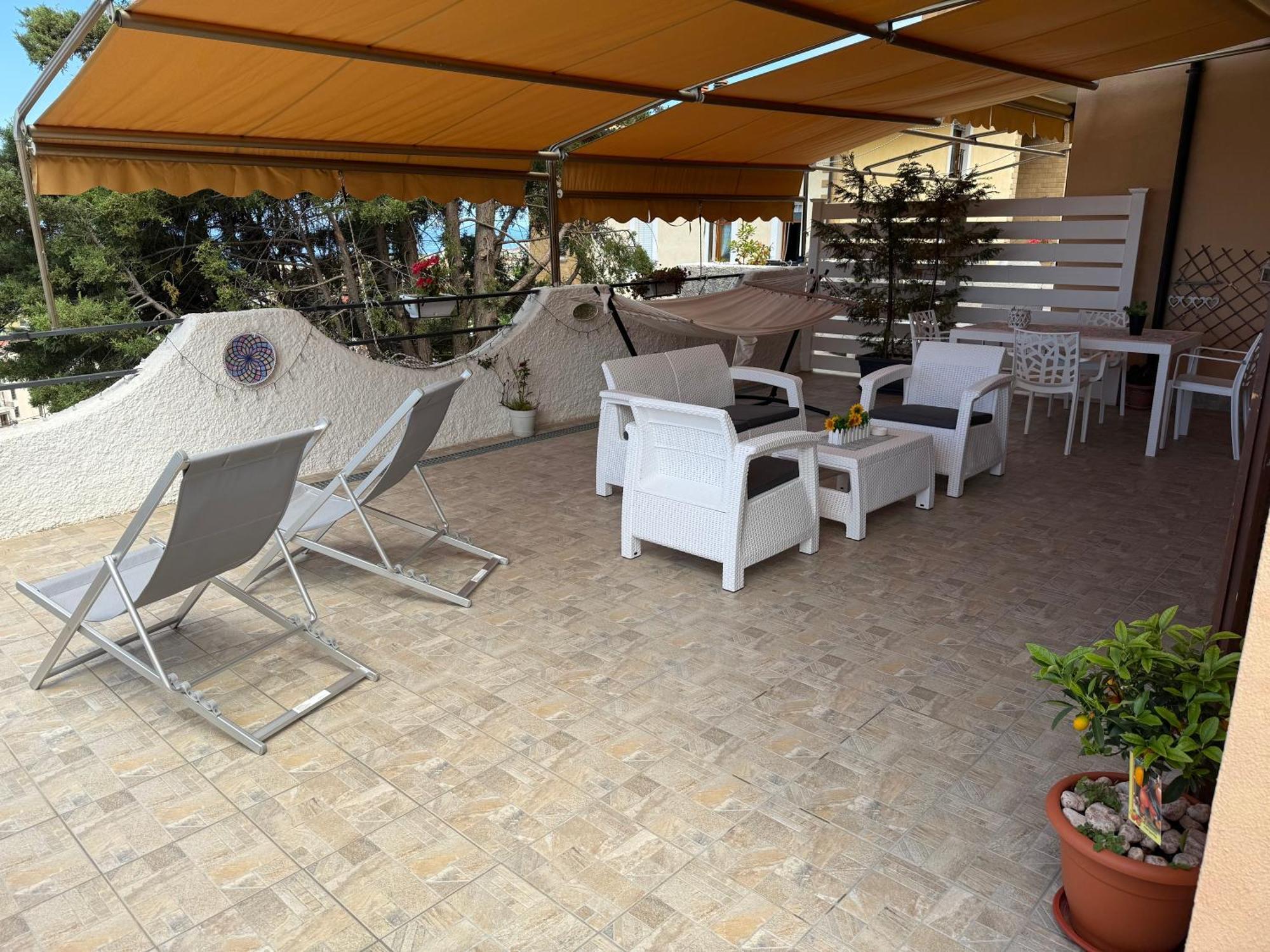 Aparthotel Vista Stromboli à Paola Extérieur photo